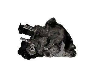 Dacia Sandero (2012–2021) Fuel pump 0445010704 - 2