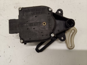 Volkswagen Passat B5 (1997–2005) Salongi soojenduse klapi mootor 1J0907511 - 2