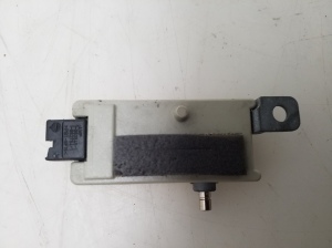 BMW X5 E53 (1999–2006) Antenna amplifier 8377658 - 2