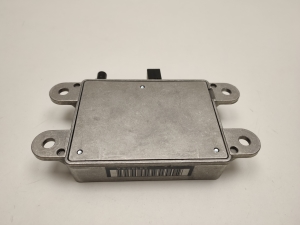 Mercedes Benz ML-Class 166 (2011–2015) Antenna amplifier A2219050040 - 3