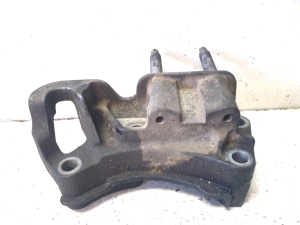 Engine bracket - 326C29