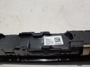 BMW X6 G06 / F96 (2019–2026) Autoraadio lüliti 7949328 - 3