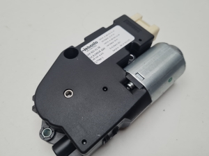 Mercedes Benz ML-Class 166 (2011–2015) Schiebedachmotor A1668200108 - 2