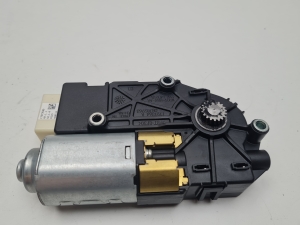 Mercedes Benz ML-Class 166 (2011–2015) Schiebedachmotor A1668200108 - 3
