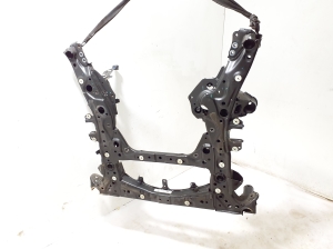 BMW X6 G06 / F96 (2019–2026) Eesmine alusraam 6884852 - 4