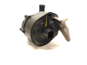 Tesla Model S S (2012–2026) Auxiliary water pump 1037327-00-G - 3