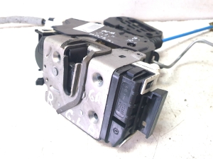 Mercedes Benz GLA-Class 156 (2013–2019) Rear side door lock A2047302835 - 3