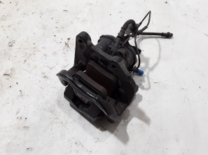 BMW X6 G06 / F96 (2019–2026) Tagumine pidurisadul 6883000 - 2