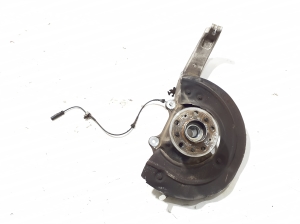 Front wheel hub - 6876656