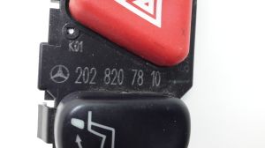 Mercedes Benz C-Class 202 (1993–2001) Warnblinkschalter A2028207810 - 2