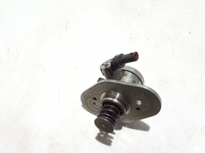 BMW X6 G06 / F96 (2019–2026) Kütusepump 8648176 - 4
