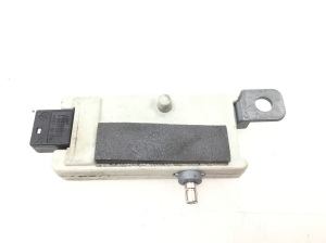 BMW X5 E53 (1999–2006) Antenna amplifier 8377658 - 2