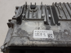BMW X6 G06 / F96 (2019–2026) Engine control unit 5A25C39 - 3