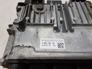 BMW X6 G06 / F96 (2019–2026) Engine control unit 5A25C39 - 3