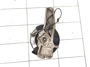 Tesla Model S S (2012–2026) Front wheel hub and its parts 1030605-00-D - 4