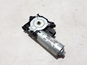 BMW X6 G06 / F96 (2019–2026) Schiebedachmotor 1030661A - 2