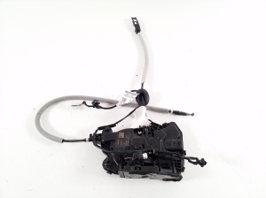 Volkswagen Passat B9 (2023–2026) Rear side door lock 3J0839015 - 2