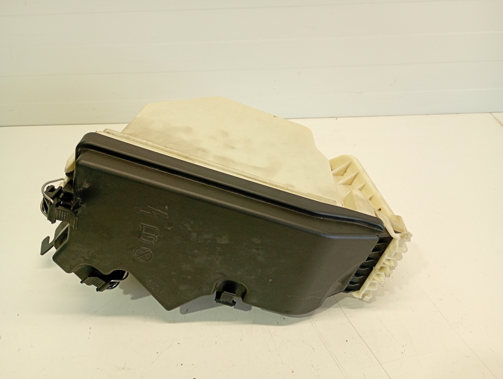 Mercedes Benz SLK-Class 172 (2011–2026) Sicherungskastendeckel vorne A1725400182 Mercedes Benz SLK-Class 172 (2011–2026) Sicherungskastendeckel vorne A1725400182