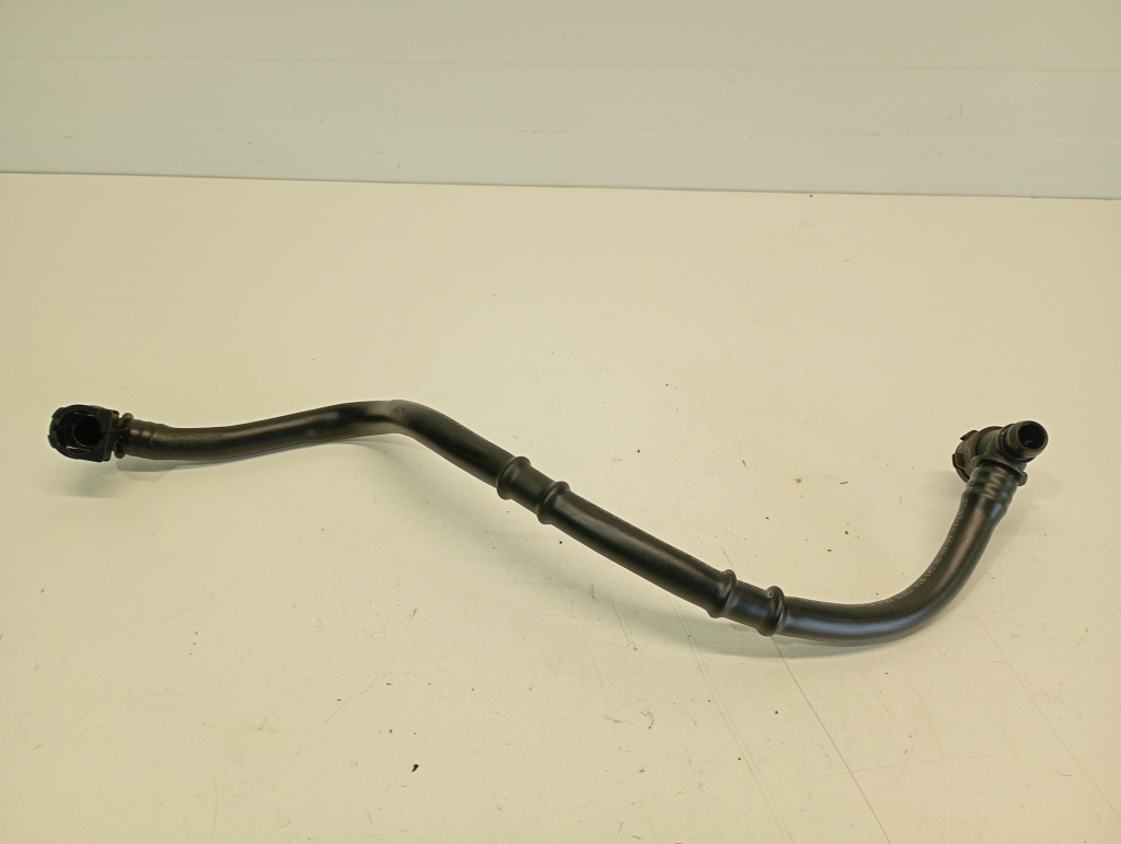 Mercedes Benz SLK-Class 172 (2011–2026) Schlauch A1725010358 Mercedes Benz SLK-Class 172 (2011–2026) Schlauch A1725010358