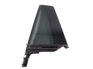   Rear door quarter glass  - 3J0845213B 