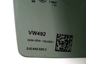 Volkswagen Passat B9 (2023–2026) Tagumise külgukse klaas 3J0845026C - 2