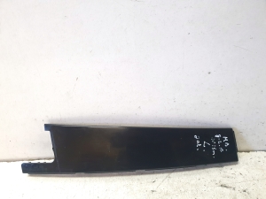 Tagumise külgukse klaasi välimine liist - A1567320329