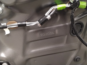 TOYOTA bZ4X I (2022–2026) Front door - 5