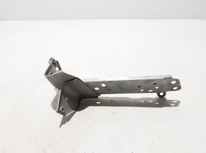 Mazda CX-3 (2015–2026) Front fender bracket D1ZE521R0A - 2