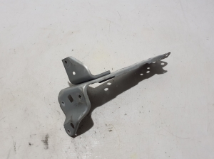 Mazda CX-3 (2015–2026) Front fender bracket D1ZE521R0A - 3