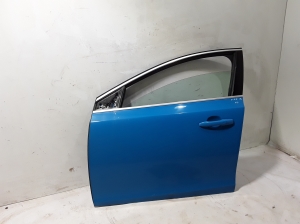 VOLVO V40 (2012–2019) Front door 31278464 - 3