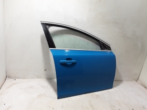 VOLVO V40 (2012–2019) Front door 31278465 - 3