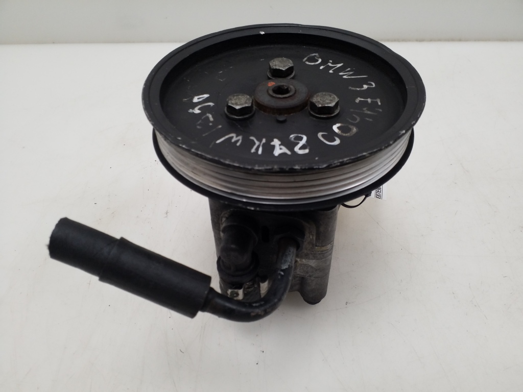 Used BMW 3 SERIES Power steering pump and its components