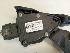 Opel Astra J (2009–2017) Gaspedal 13373777 - 2