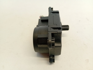 Opel Astra J (2009–2017) Salongi soojenduse klapi mootor DA646001 - 4