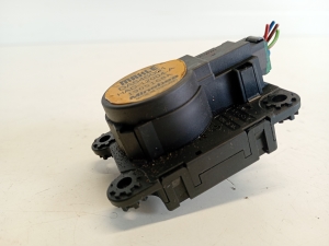 Opel Astra J (2009–2017) Salongi soojenduse klapi mootor DA646001 - 5