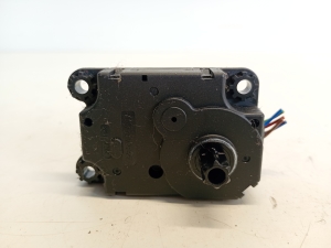 Opel Astra J (2009–2017) Salongi soojenduse klapi mootor DA646001 - 3