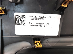 Tesla Model S S (2012–2026) Armaturenbrett 1060695-12-D - 2