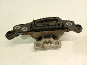   Motorhalter  - 326E69 