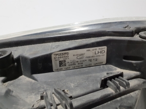 VOLVO V40 (2012–2019) Headlight 31283333 - 3
