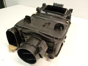 Mercedes Benz SLK-Class 172 (2011–2026) Luftfiltergehäuse A6510901701 - 3