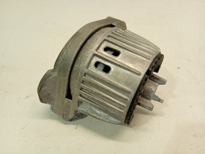 Mercedes Benz SLK-Class 172 (2011–2026) Engine mount A1722401117 - 2