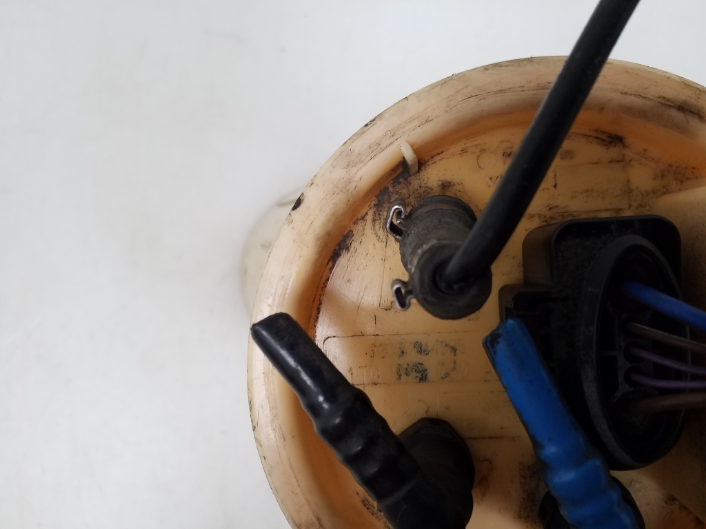 Used Volkswagen Touran Fuel pump in the tank 1T0919050A