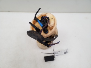 Volkswagen Touran I (2003–2010) Kütusepump paagis 1T0919050A - 4