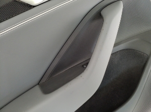 Volkswagen Passat B9 (2023–2026) Tagumise küljeukse polster 3J0867211R - 2