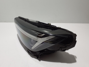 VOLVO XC40 (2017–2026) Headlight 32133831 - 6