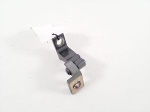   Rear side door upper hinge  - 8V5833404C 