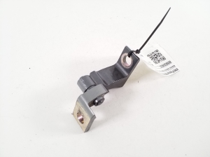   Rear side door upper hinge  - 8V5833403C 
