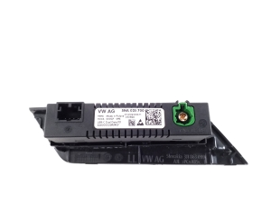Volkswagen Passat B9 (2023–2026) USB-Anschluss 5NA035700 - 2