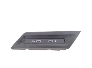 USB port - 5NA035700