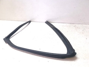 TOYOTA Yaris XP210 (2020–2026) Tagumise küljeukse tihend uksel 68152K0010 - 2